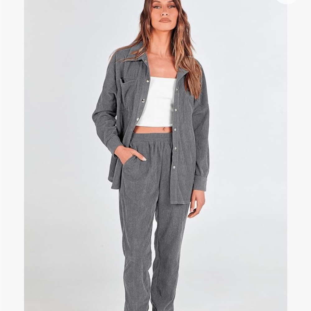 NWOT Women’s 2 Piece Corduroy Outfit Size Medium